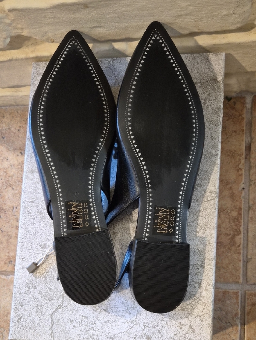 Bruno Premi Black Leather Pearl-Embellished Slingback Flats - Picture 8 of 10